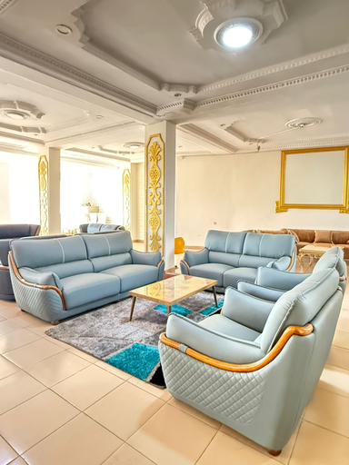Yelina Salon